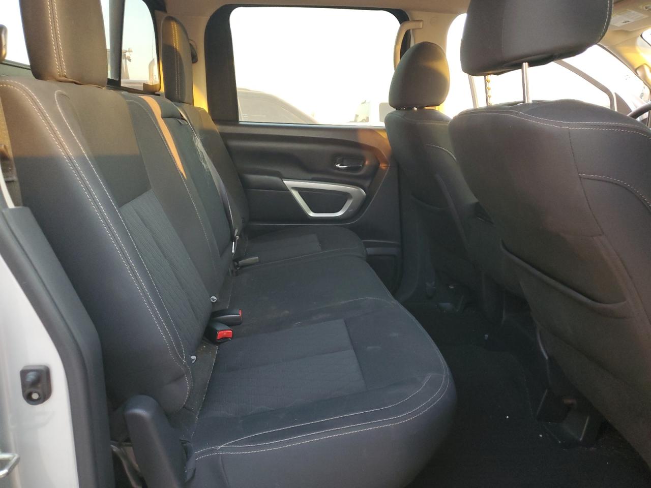 2019 Nissan Titan - Image 10
