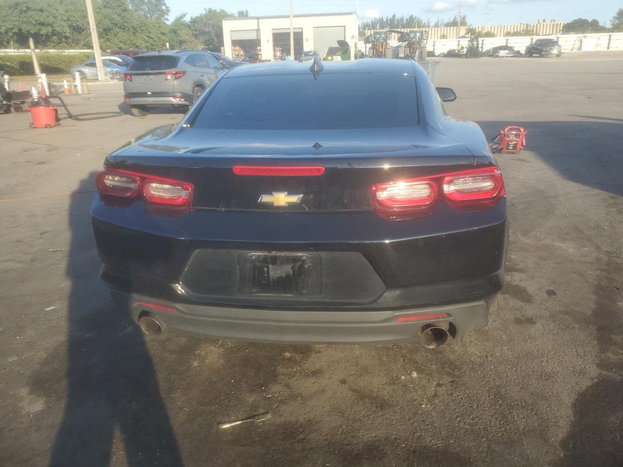2022 Chevrolet Camaro - Image 6