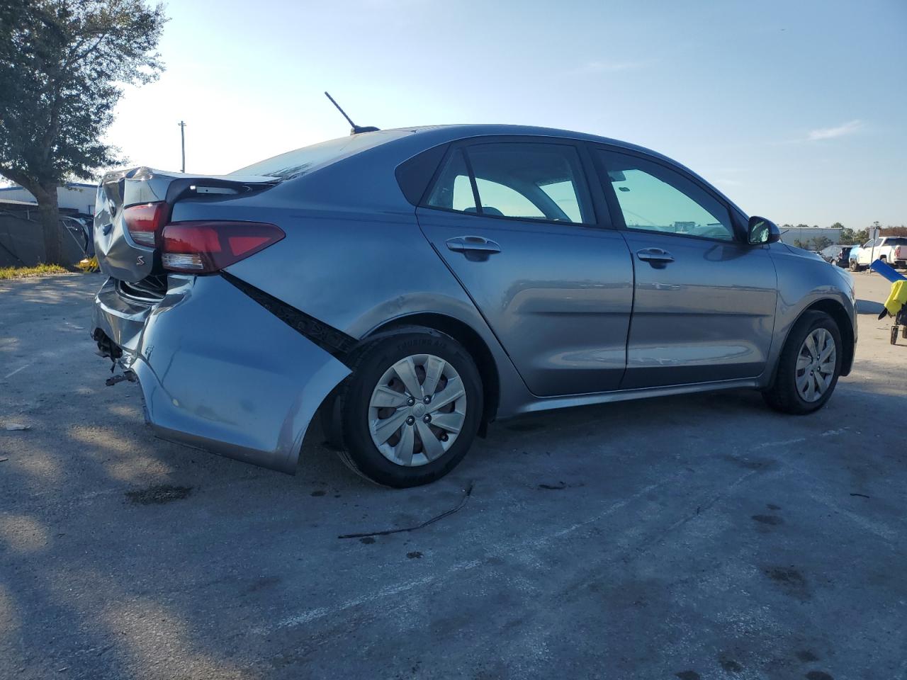 VIN 3KPA24AB4KE210519 2019 KIA RIO no.3