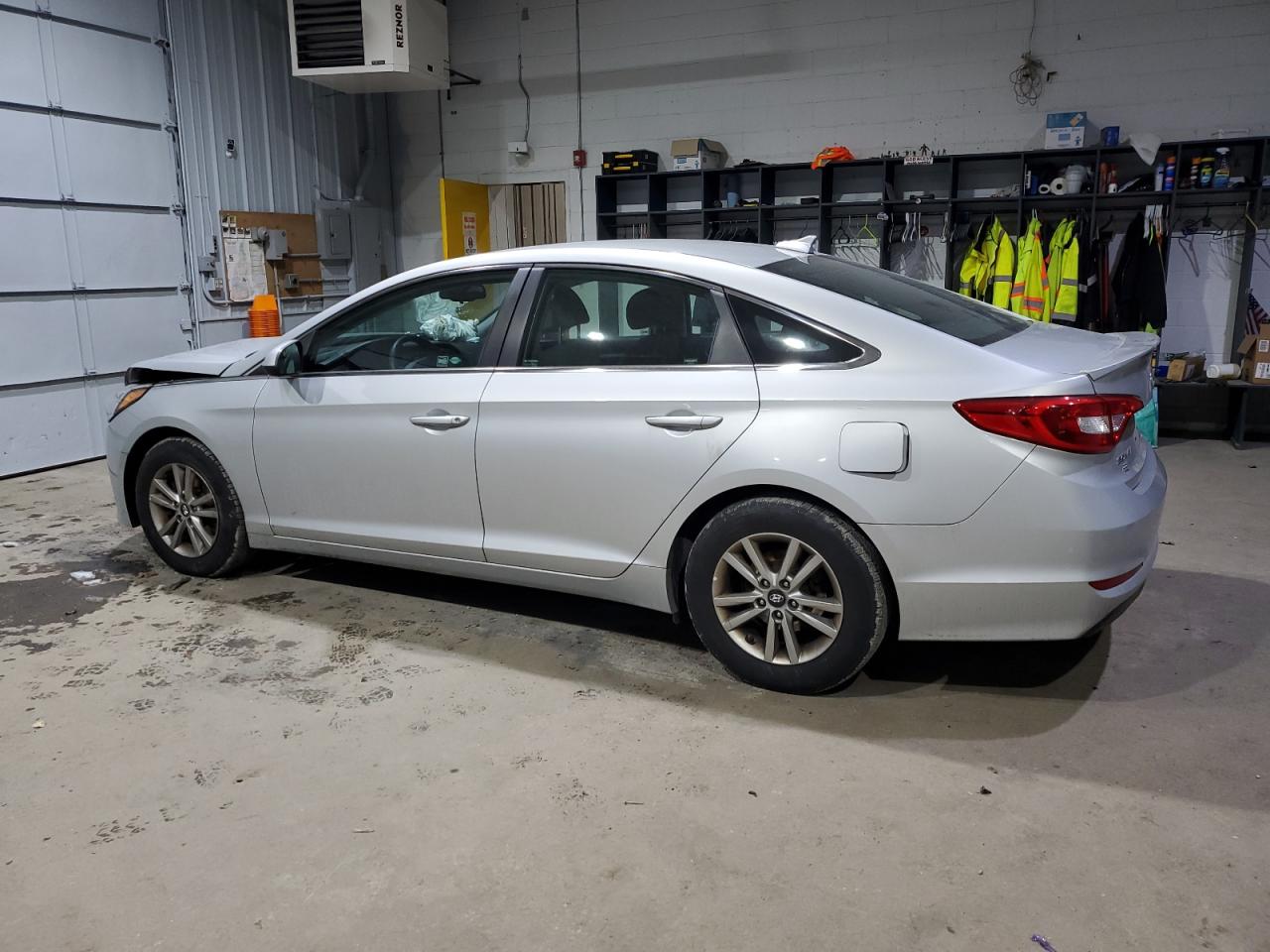 VIN 5NPE24AF9GH257407 2016 HYUNDAI SONATA no.2