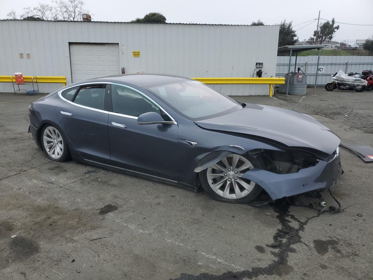 VIN 5YJSA1E2XHF231703 2017 TESLA MODEL S no.4