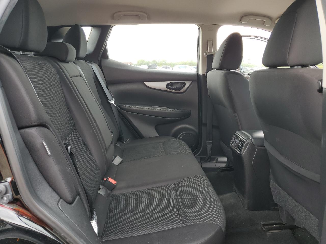 2021 Nissan Rogue - Image 11