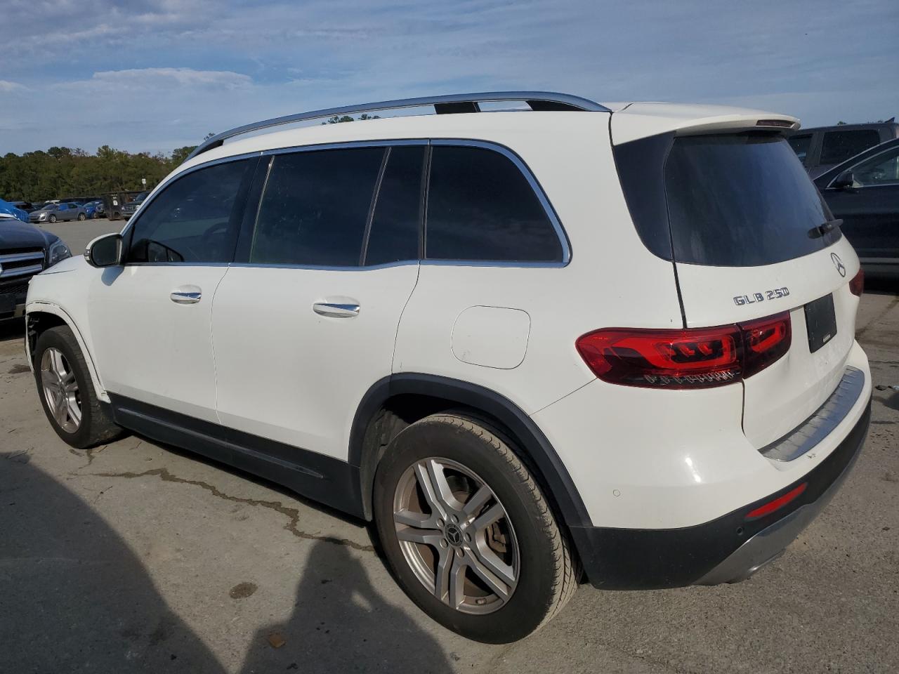 2021 Mercedes-Benz GLB - Image 2