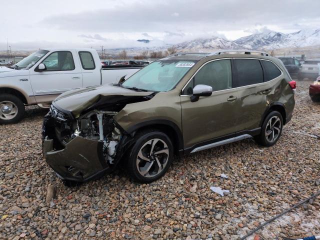  SUBARU FORESTER 2022 Зеленый