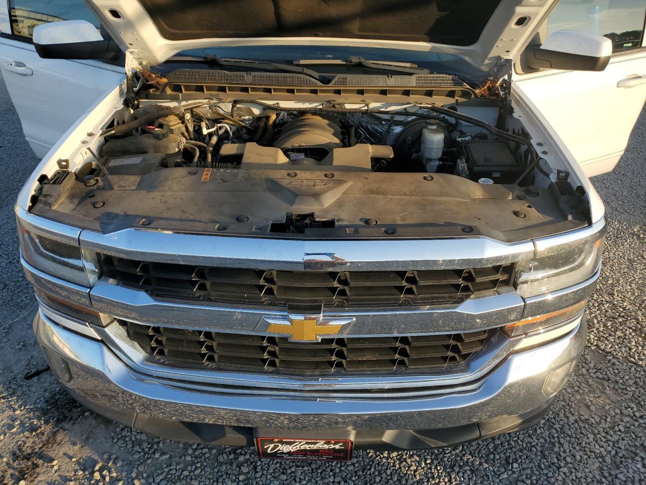 VIN 3GCPCREC1HG272898 2017 CHEVROLET ALL Models no.11