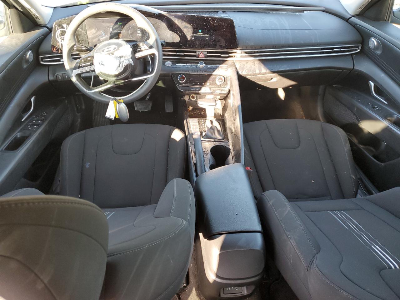 2024 Hyundai Elantra - Image 8