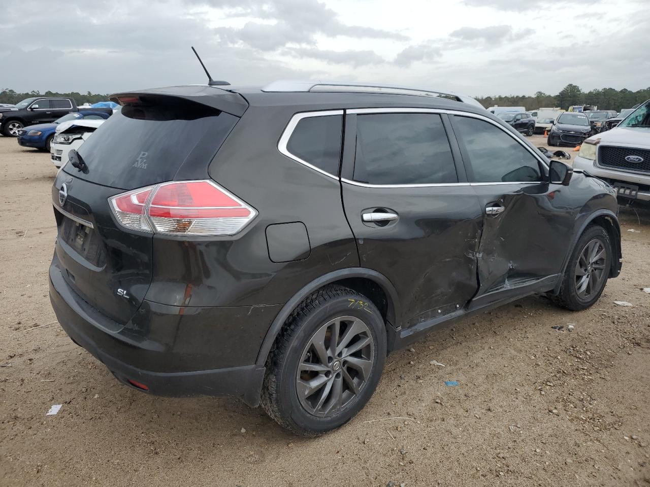 2016 Nissan Rogue - Image 3