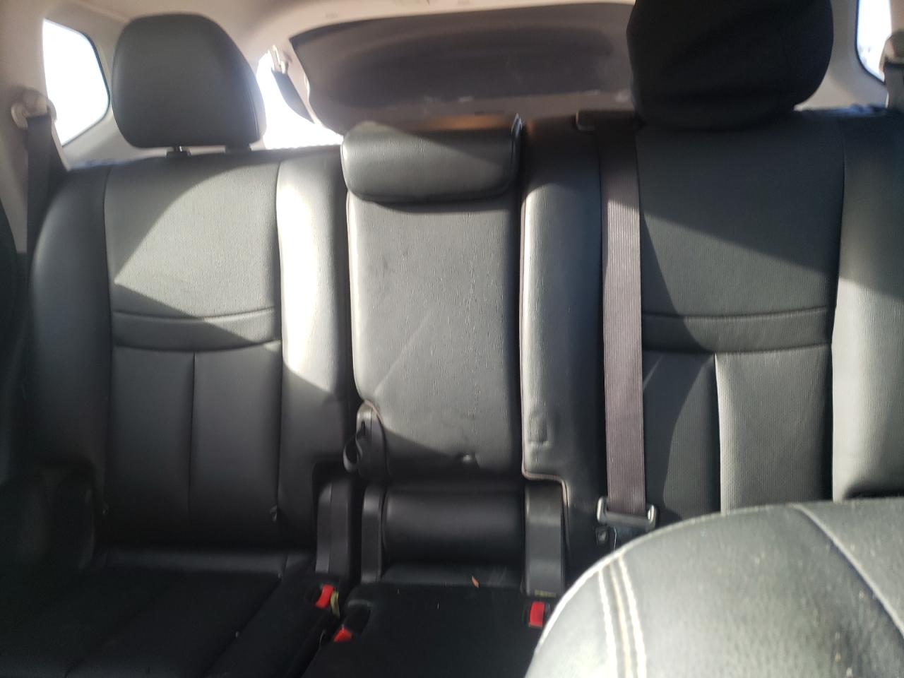 2018 Nissan Rogue - Image 10