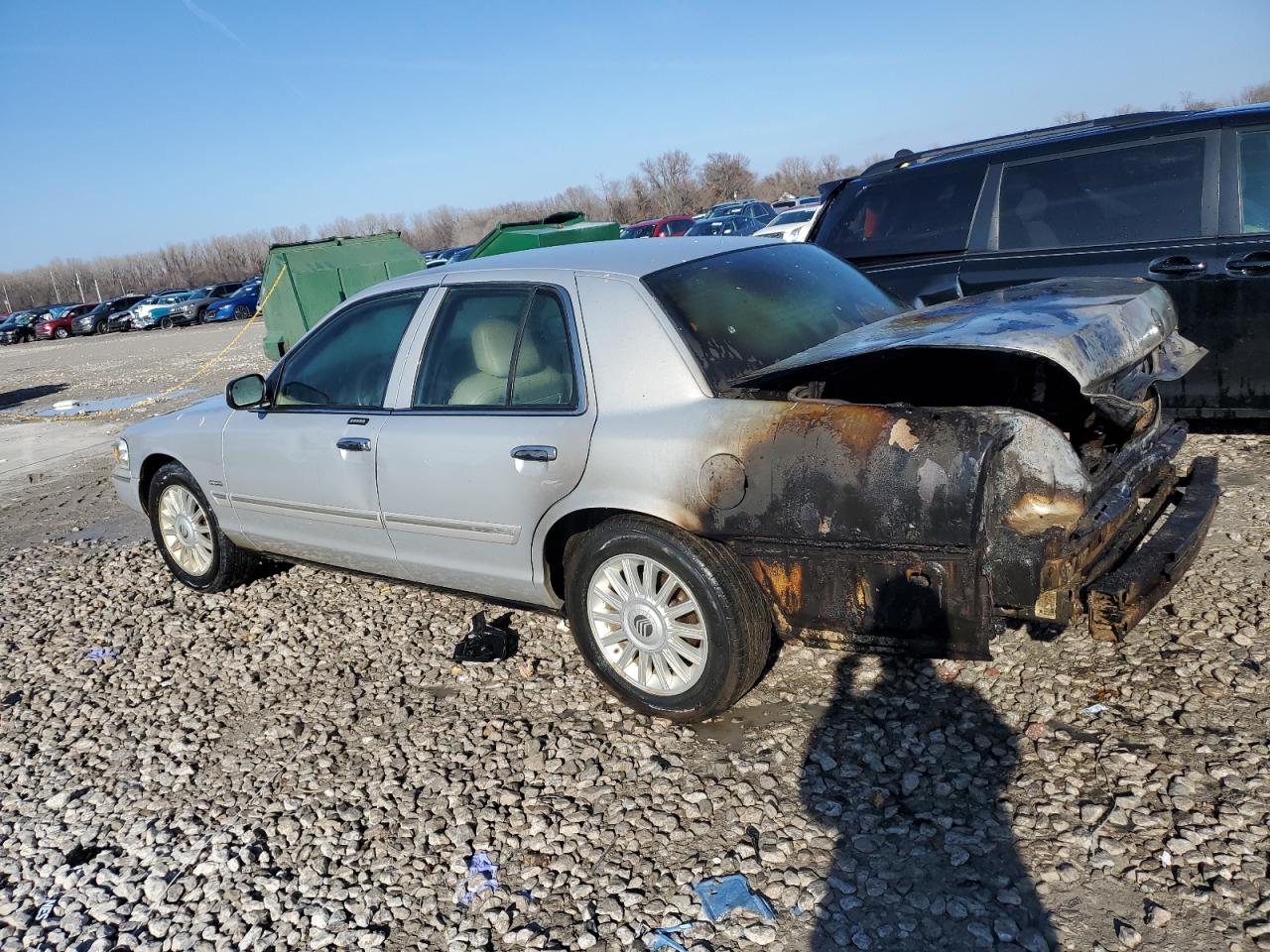 2009 Mercury Grand Marquis - Image 2