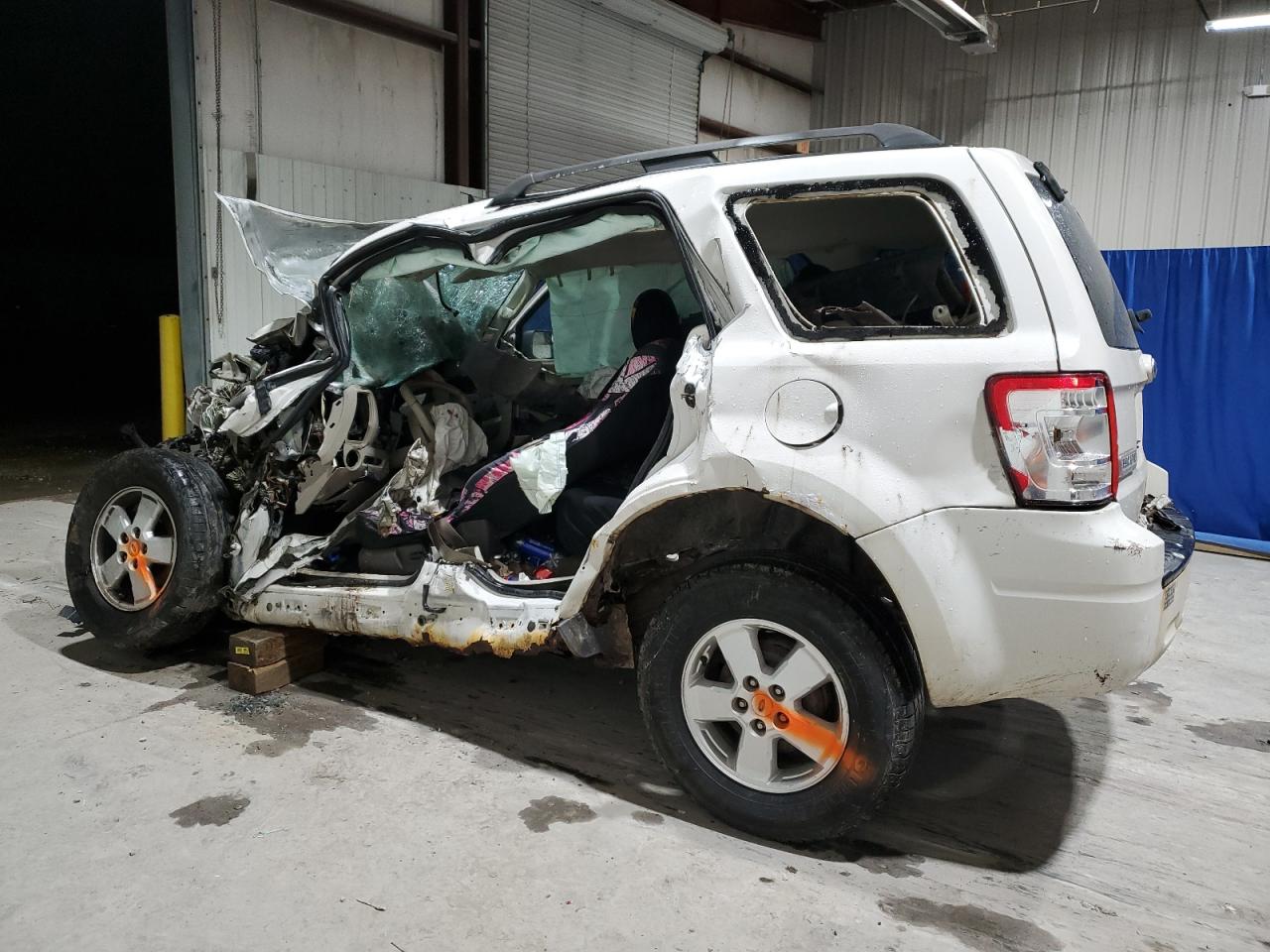 2010 Ford Escape - Image 2