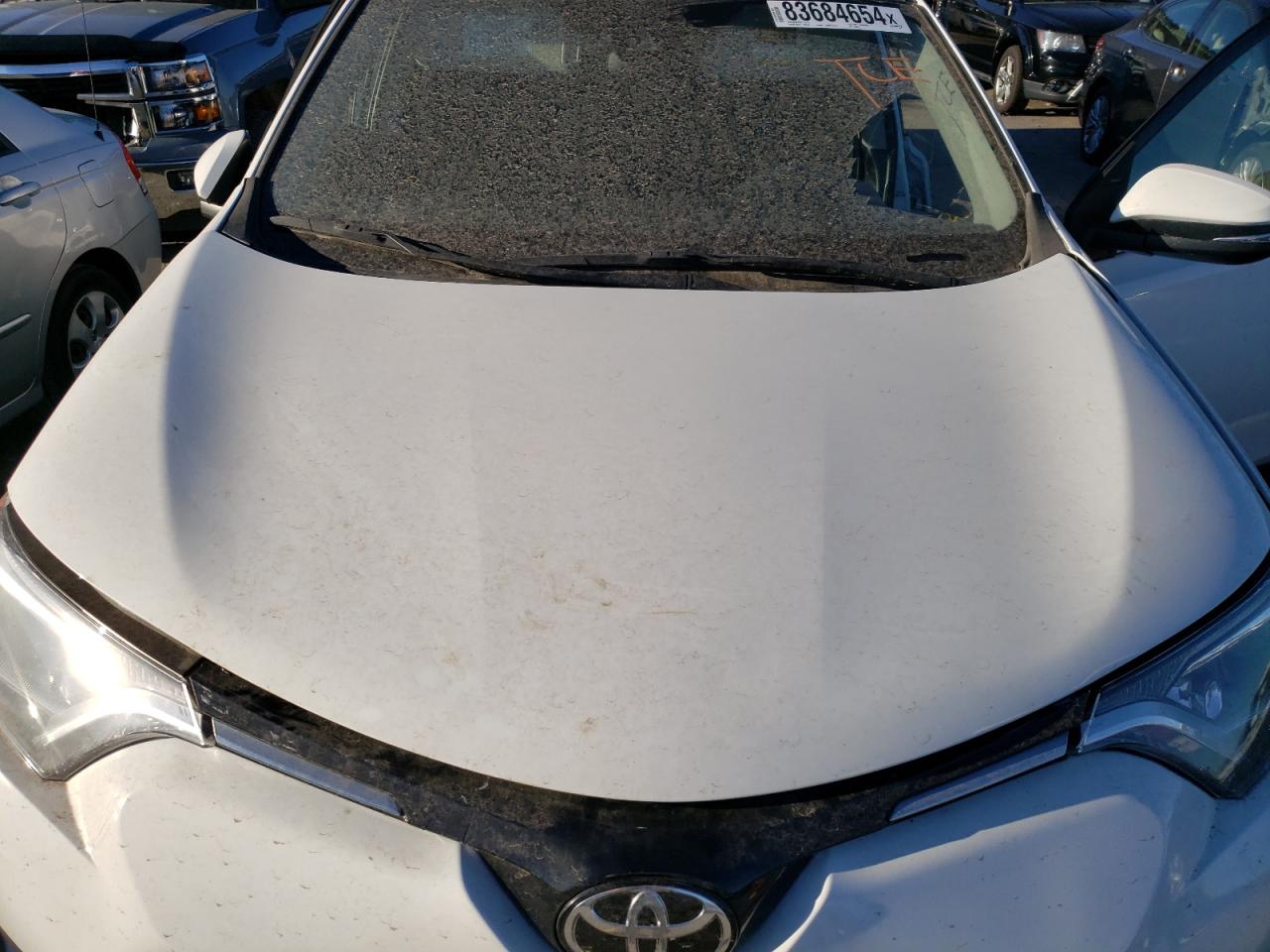 VIN 2T3RFREV5JW705470 2018 TOYOTA RAV4 no.11