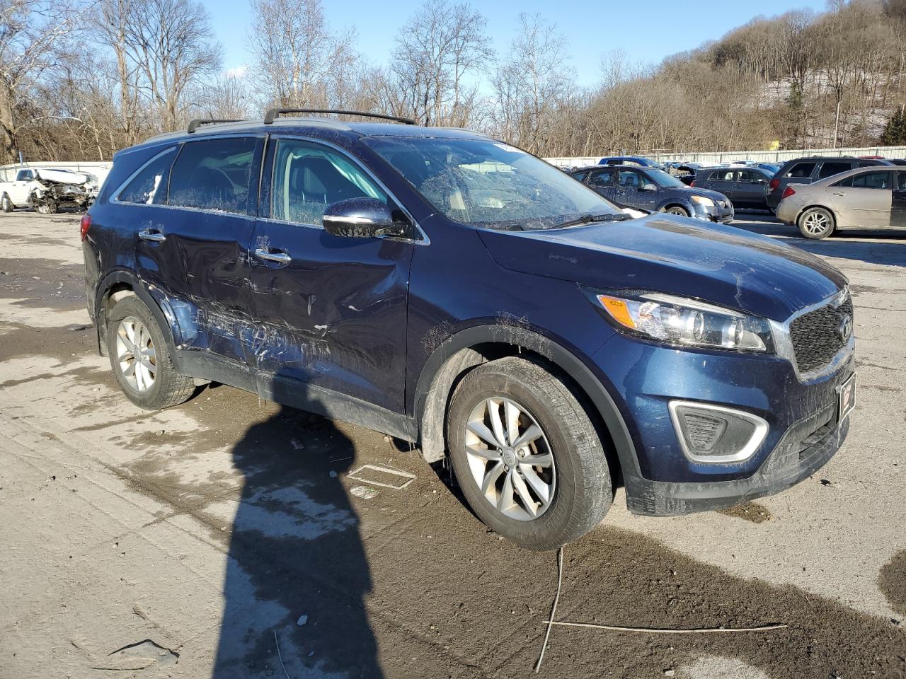 VIN 5XYPG4A34GG124111 2016 KIA SORENTO no.4