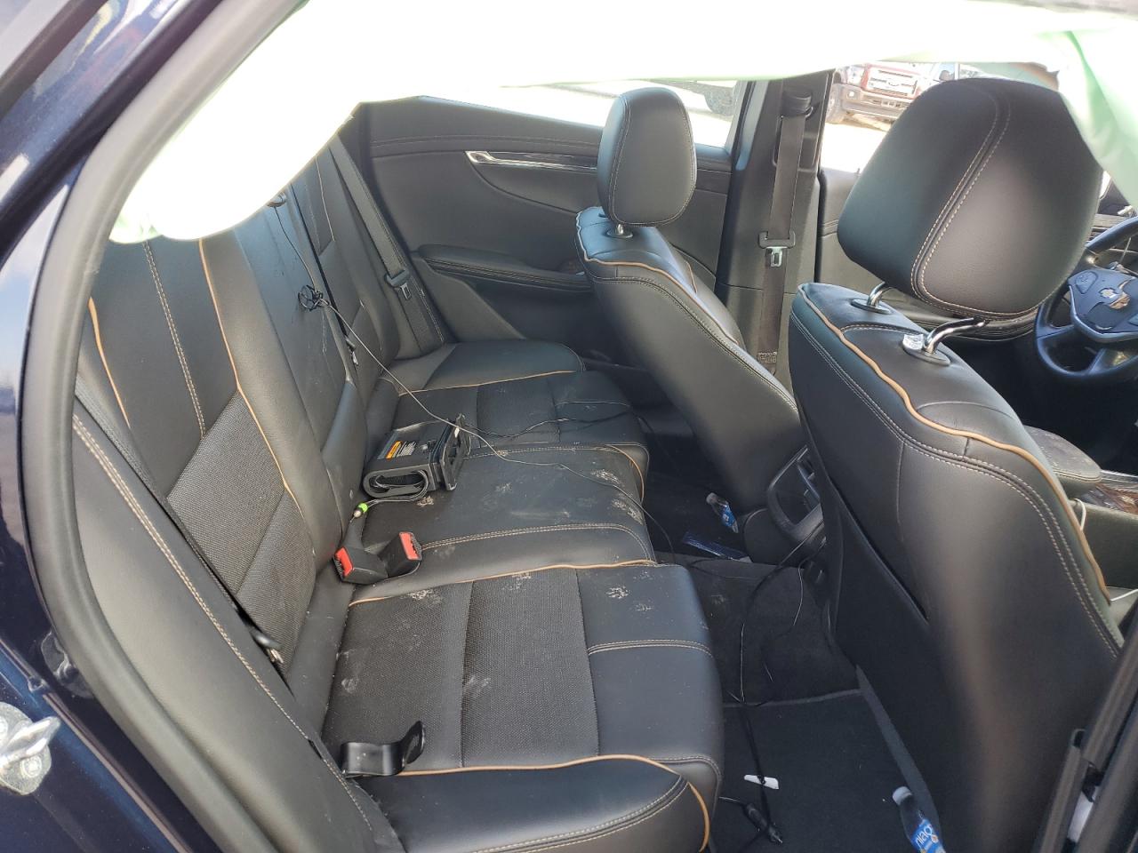2015 Chevrolet Impala - Image 10