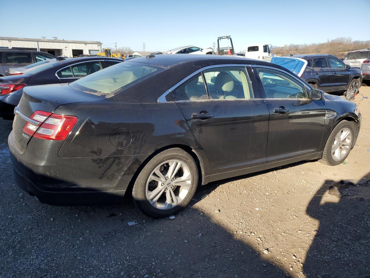 VIN 1FAHP2D8XFG189207 2015 FORD TAURUS no.3