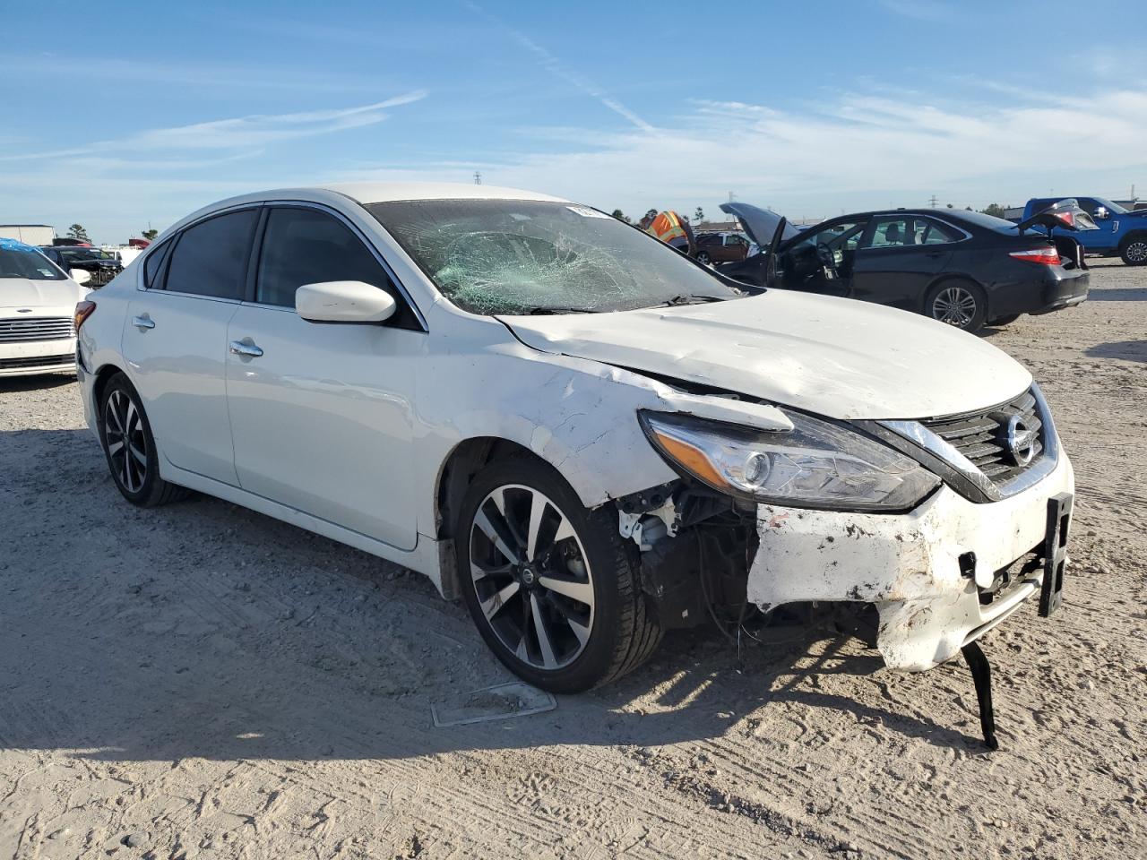 2018 Nissan Altima - Image 4