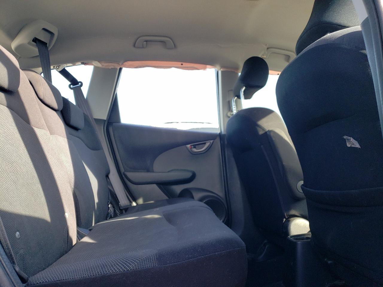 2009 Honda Fit - Image 11