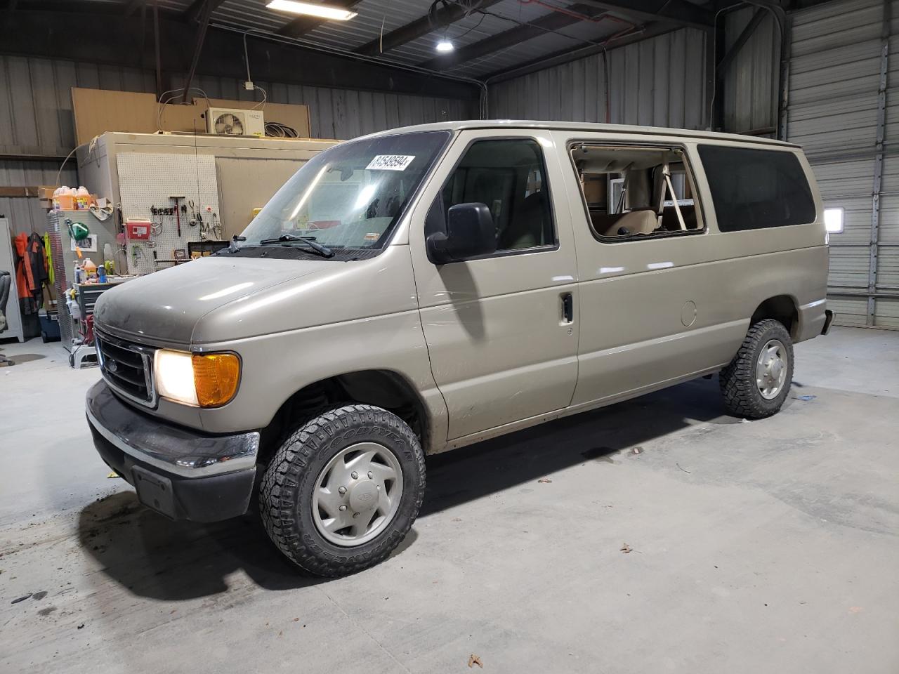 2007 Ford Econoline E350 Super Duty Wagon იყიდება Rogersville-ში, MO - Rear End