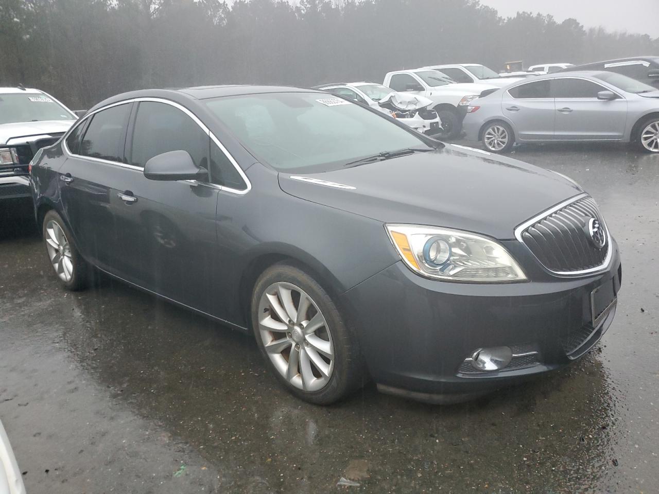 VIN 1G4PS5SK6D4156901 2013 BUICK VERANO no.4