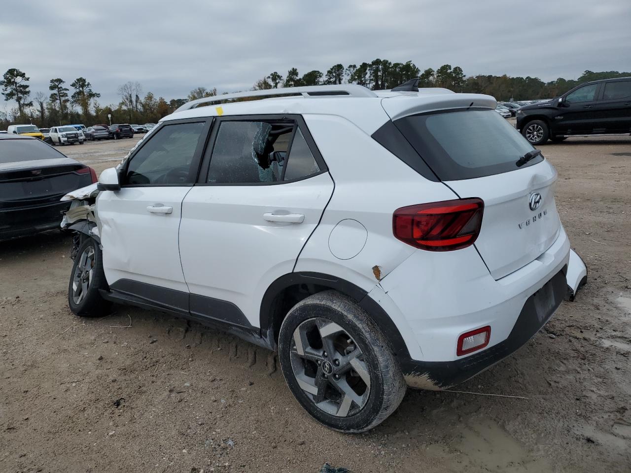 2021 Hyundai Venue - Image 2