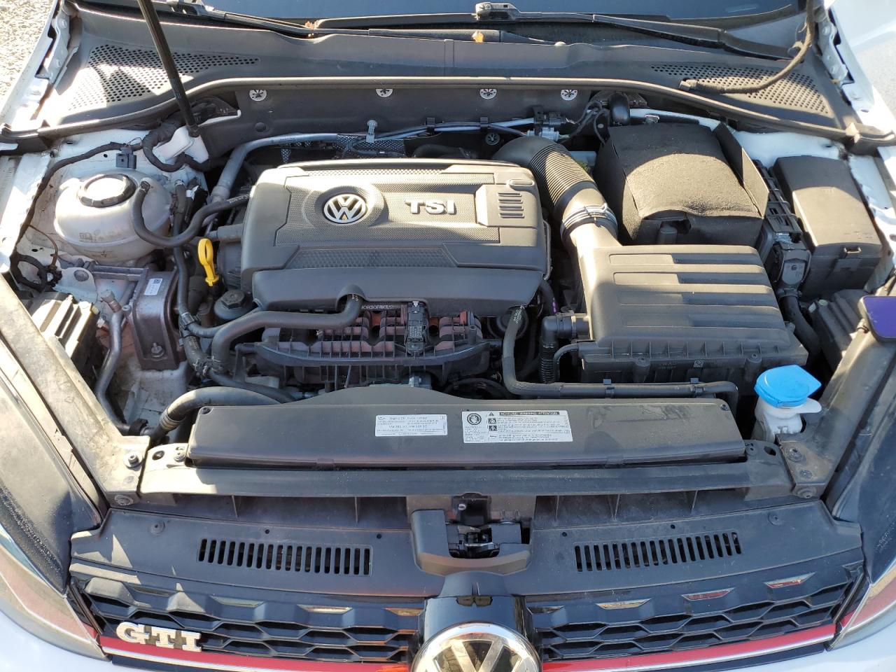 2018 Volkswagen GTI - Image 12