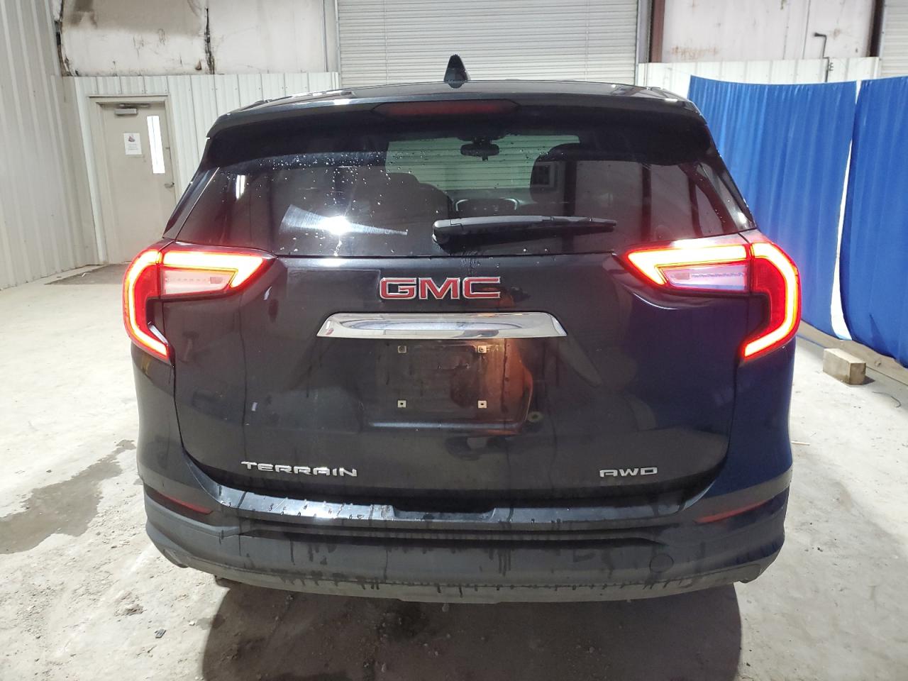 2022 GMC Terrain - Image 6