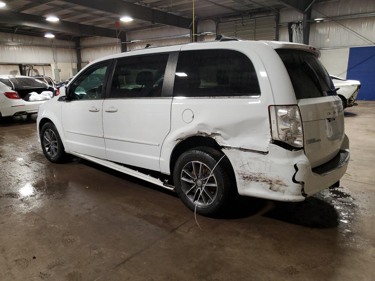 2017 Dodge Caravan - Image 2