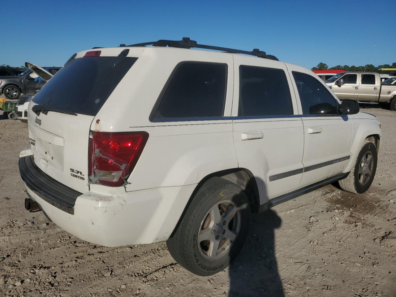 2005 Jeep Grand Cherokee - Image 3