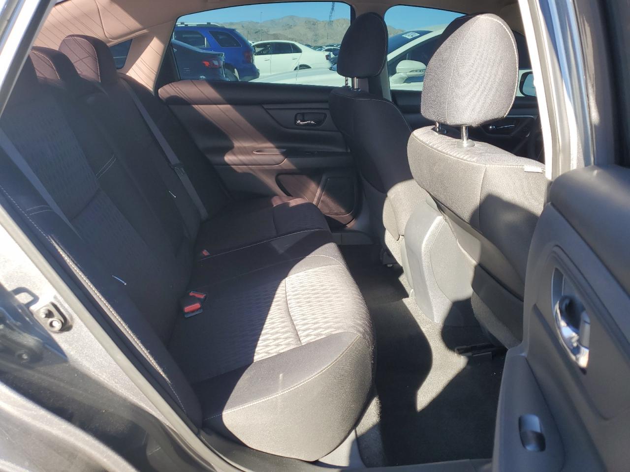 2017 Nissan Altima - Image 10