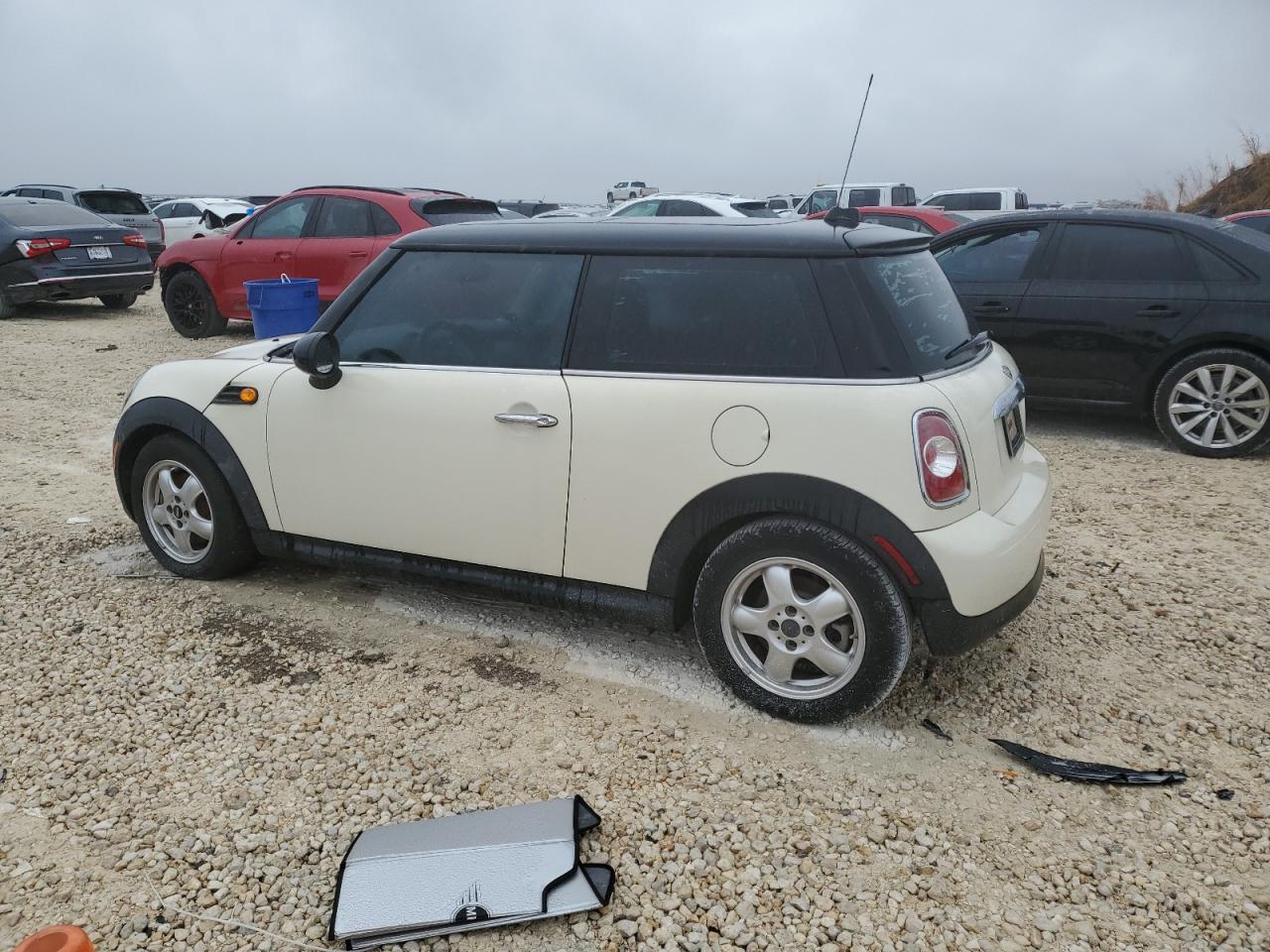 2011 MINI Cooper - Image 2