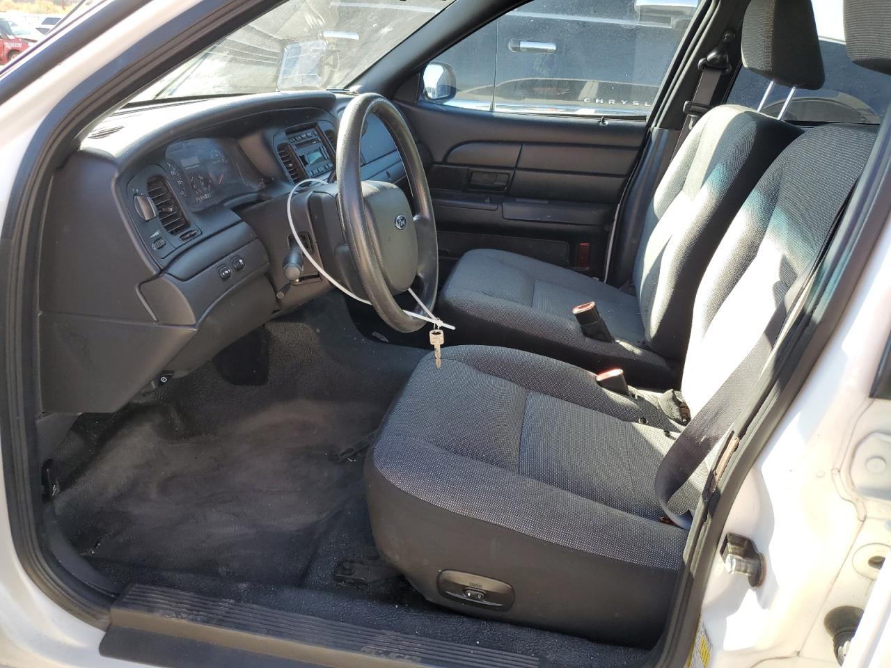 2009 Ford Crown Victoria - Image 7