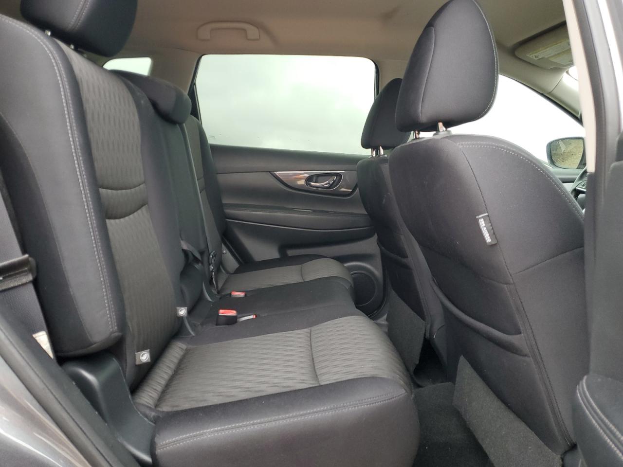 2017 Nissan Rogue - Image 11