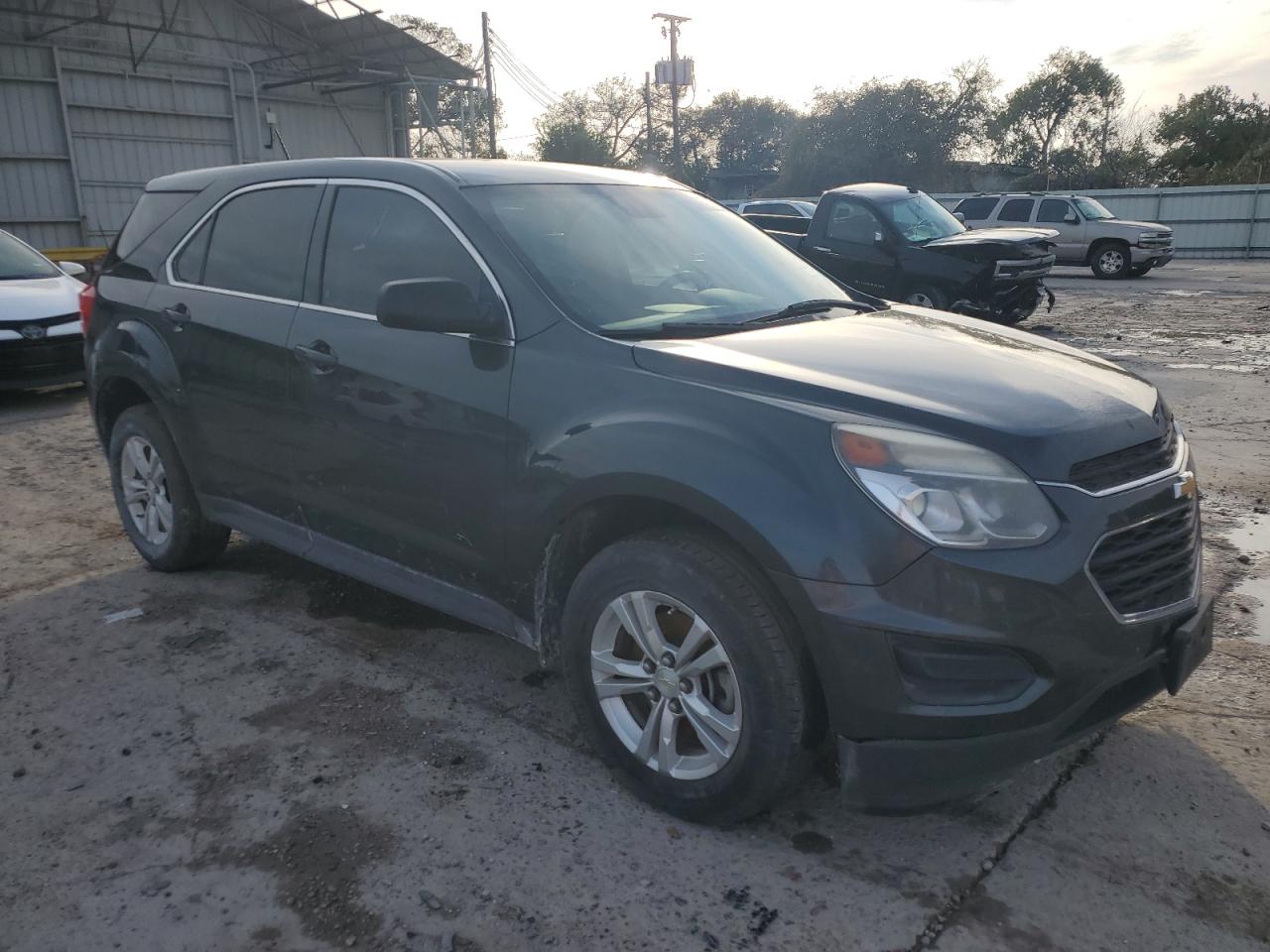 2017 Chevrolet Equinox - Image 4