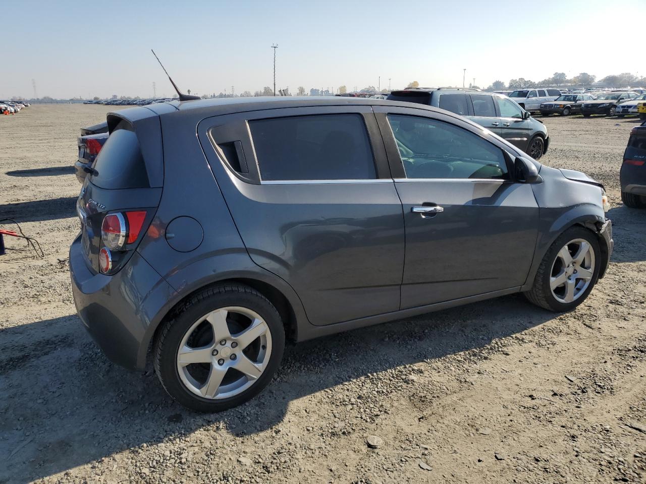 VIN 1G1JE6SG0D4171910 2013 CHEVROLET SONIC no.3