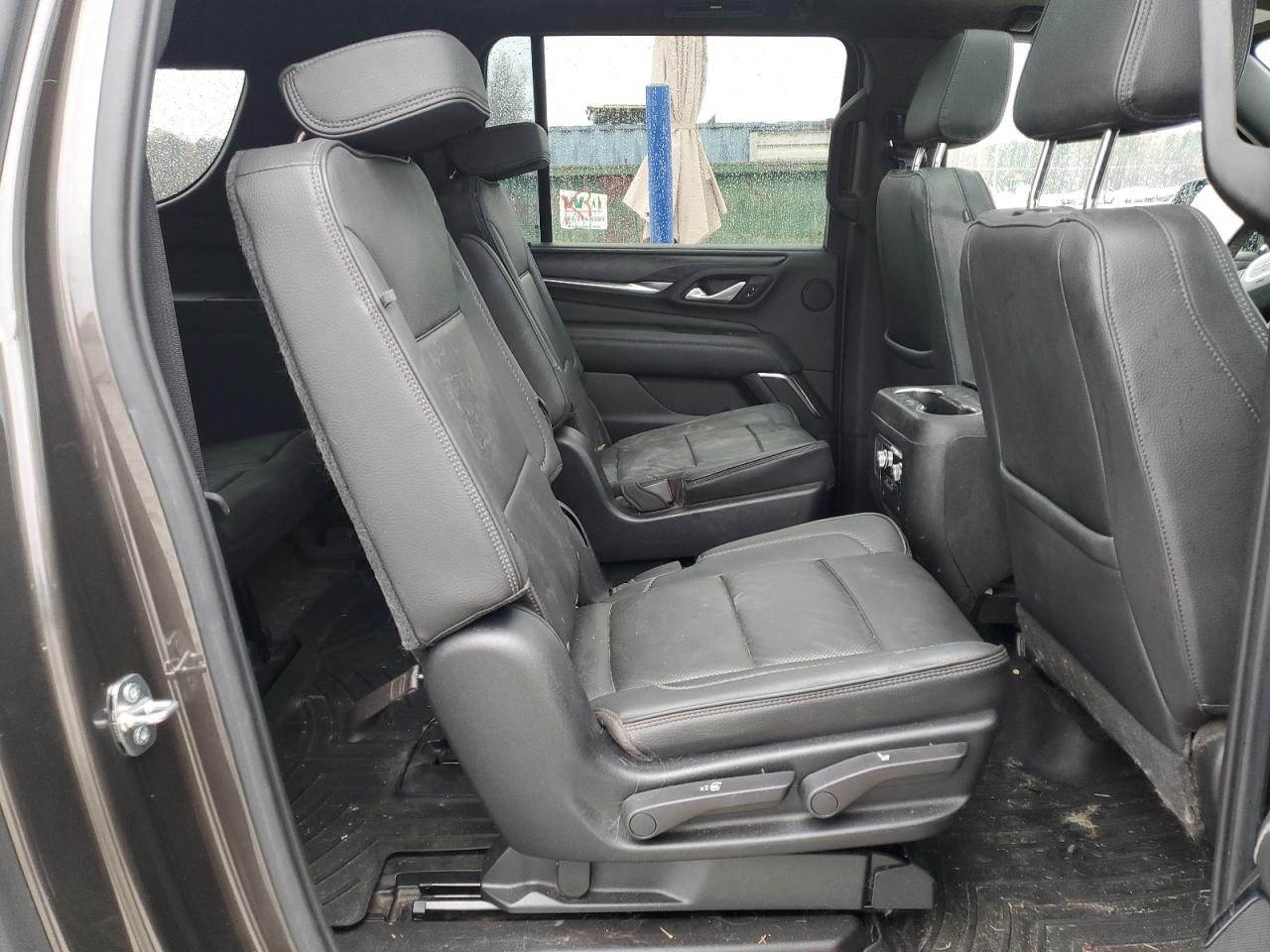 2021 GMC Yukon - Image 11