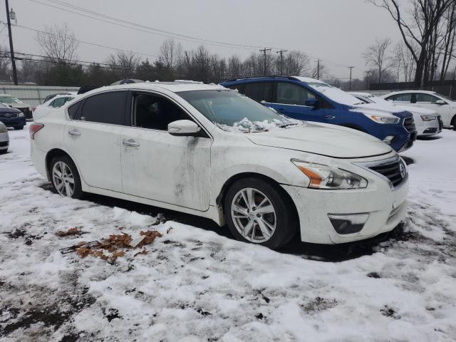 Sedans NISSAN ALTIMA 2015 White