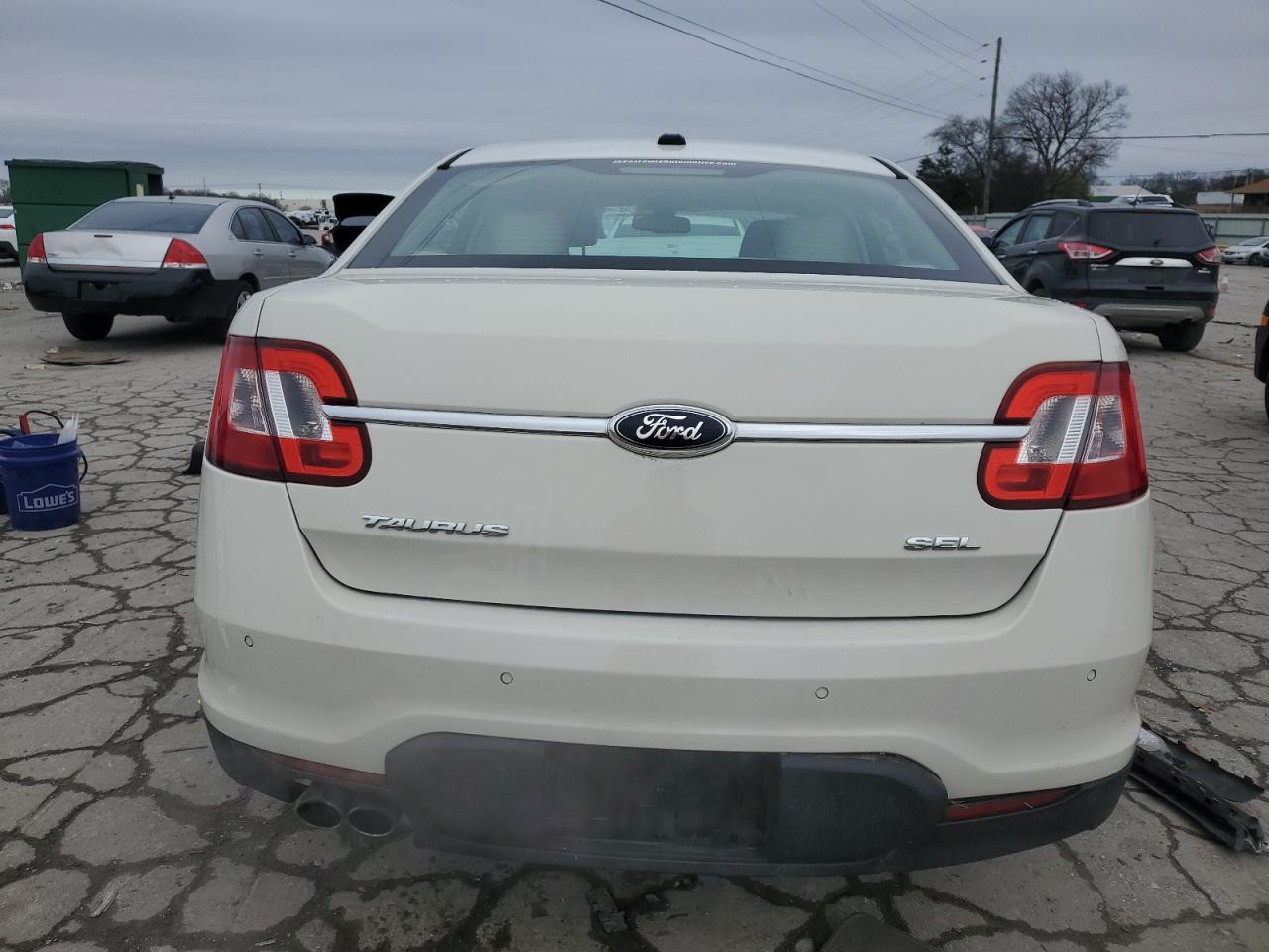 2019 Ford Taurus - Image 6