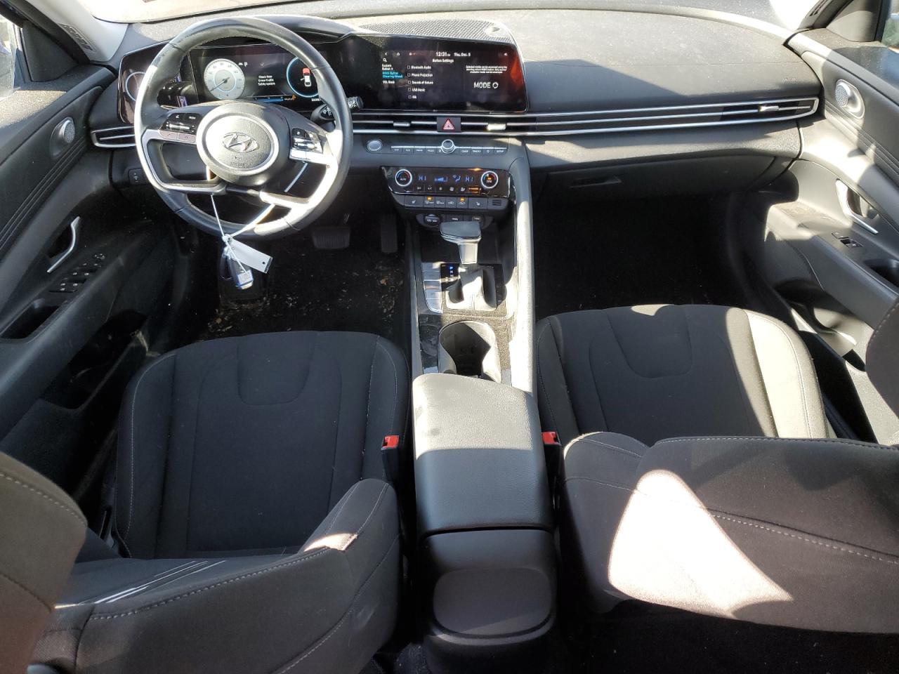 2023 Hyundai Elantra - Image 8