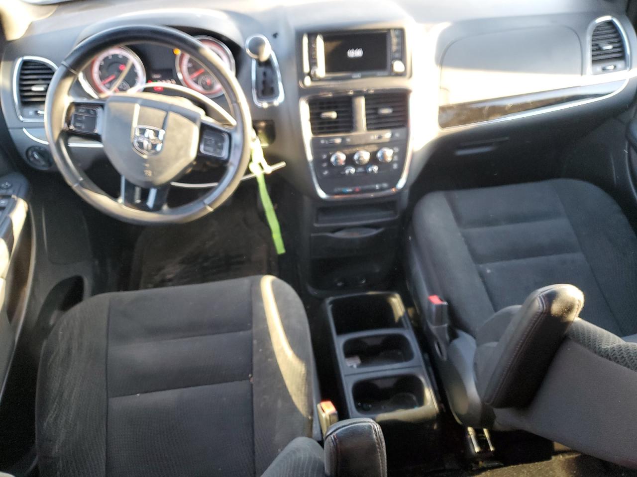 2019 Dodge Caravan - Image 8
