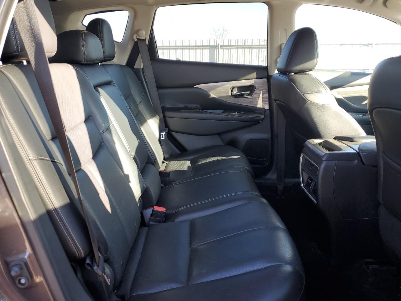 2017 Nissan Murano - Image 11