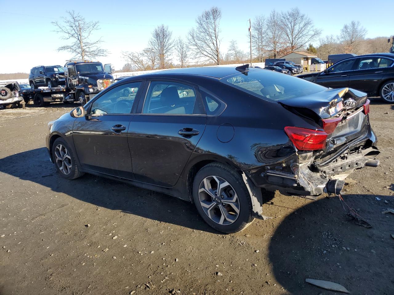 3KPF24AD2KE075645 2019 KIA FORTE - Image 2