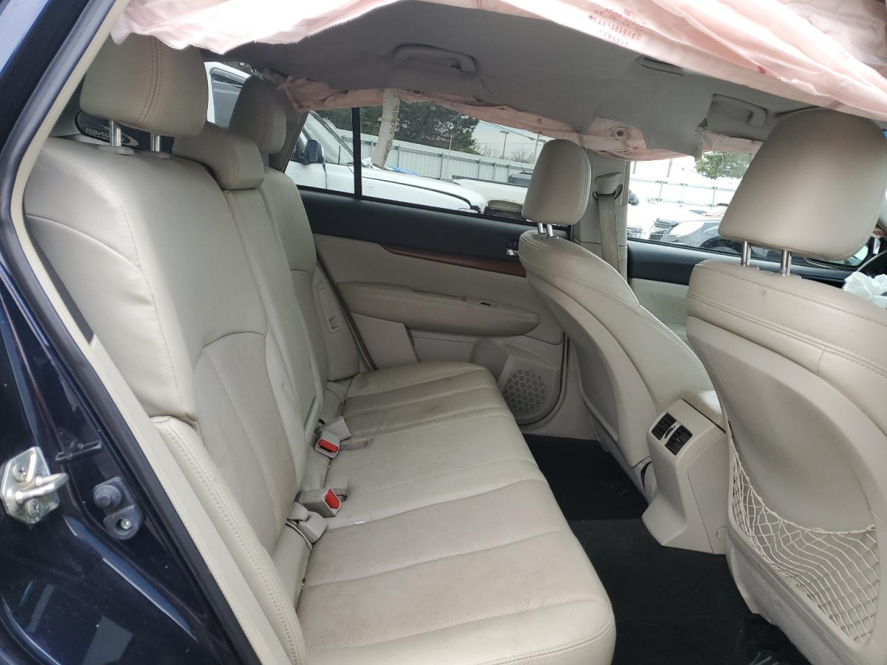 2014 Subaru Outback - Image 11