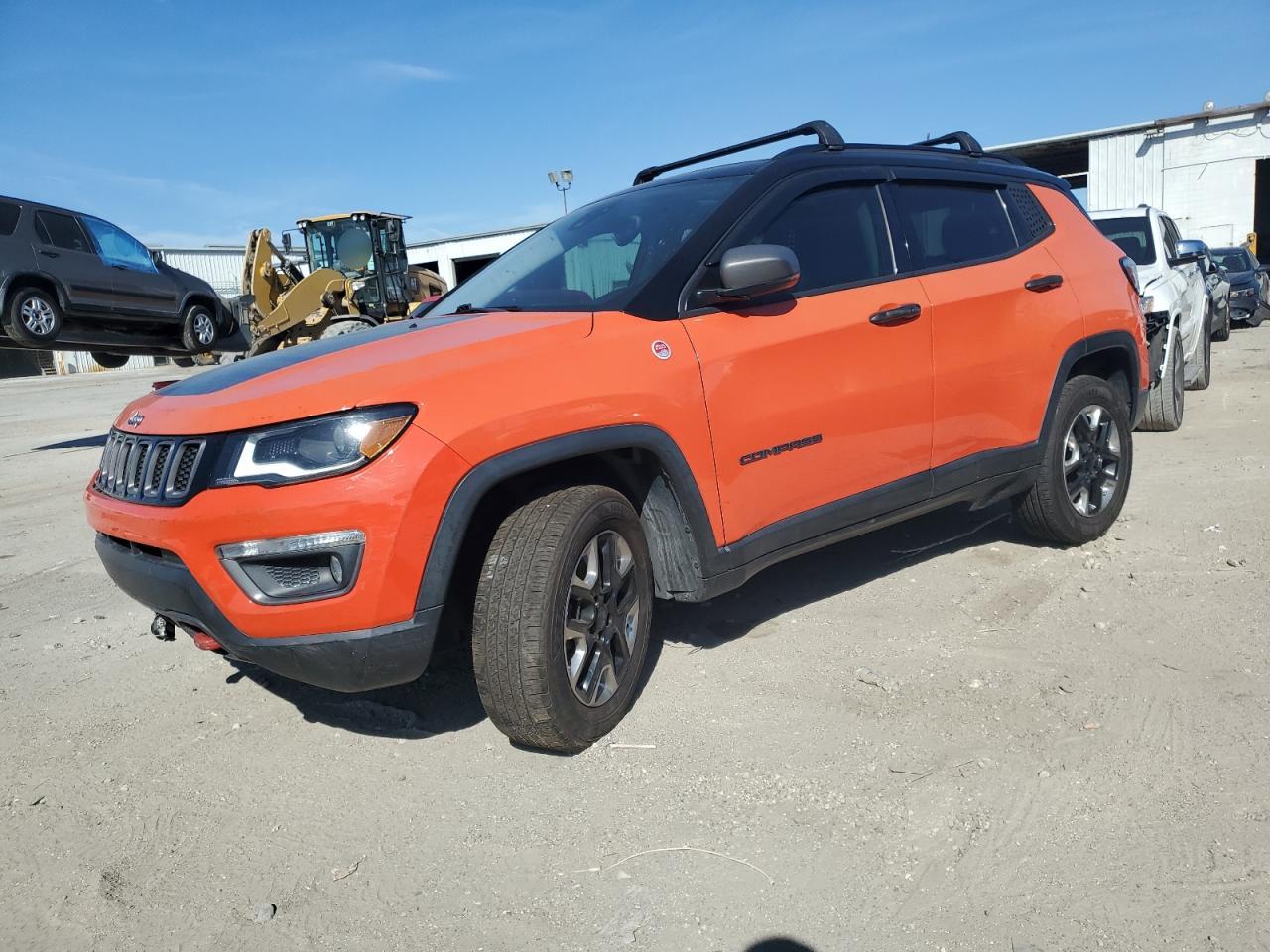 VIN 3C4NJDDB4JT192324 2018 JEEP COMPASS no.1