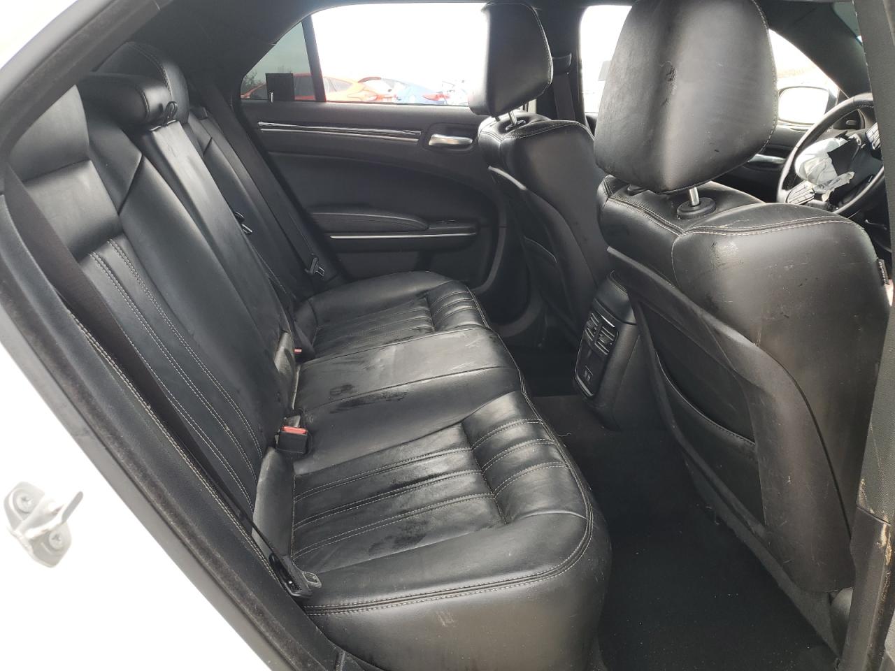 2021 Chrysler 300 - Image 10