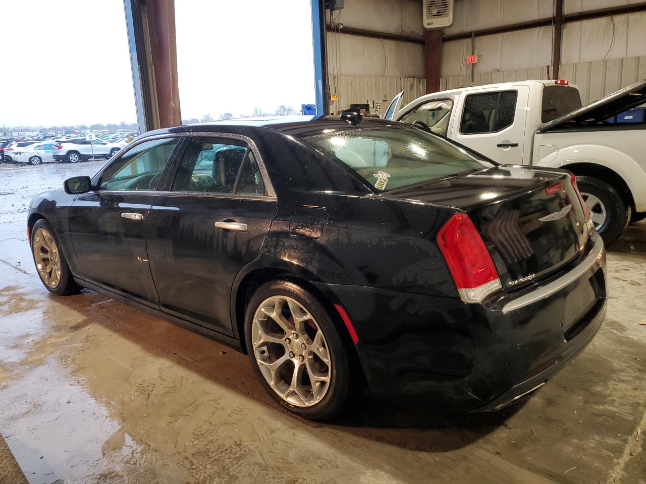 VIN 2C3CCAPT4GH118945 2016 CHRYSLER 300 no.2