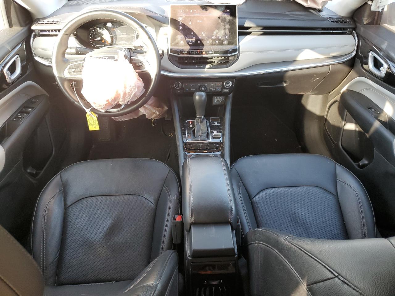 2022 Jeep Compass - Image 8