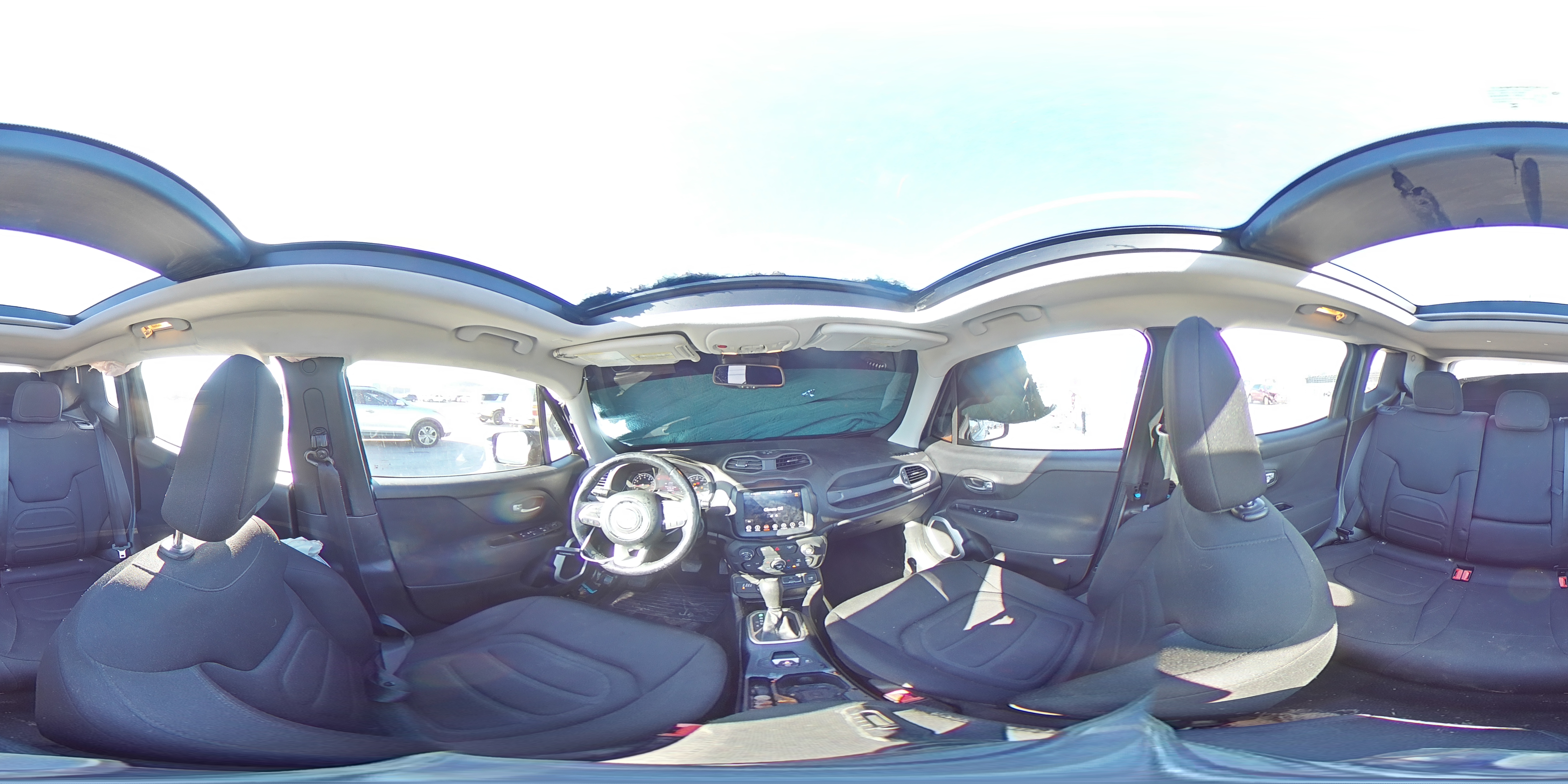 2018 Jeep Renegade - Image 14