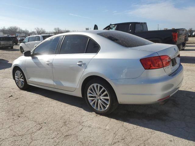 Sedans VOLKSWAGEN JETTA 2013 Srebrny