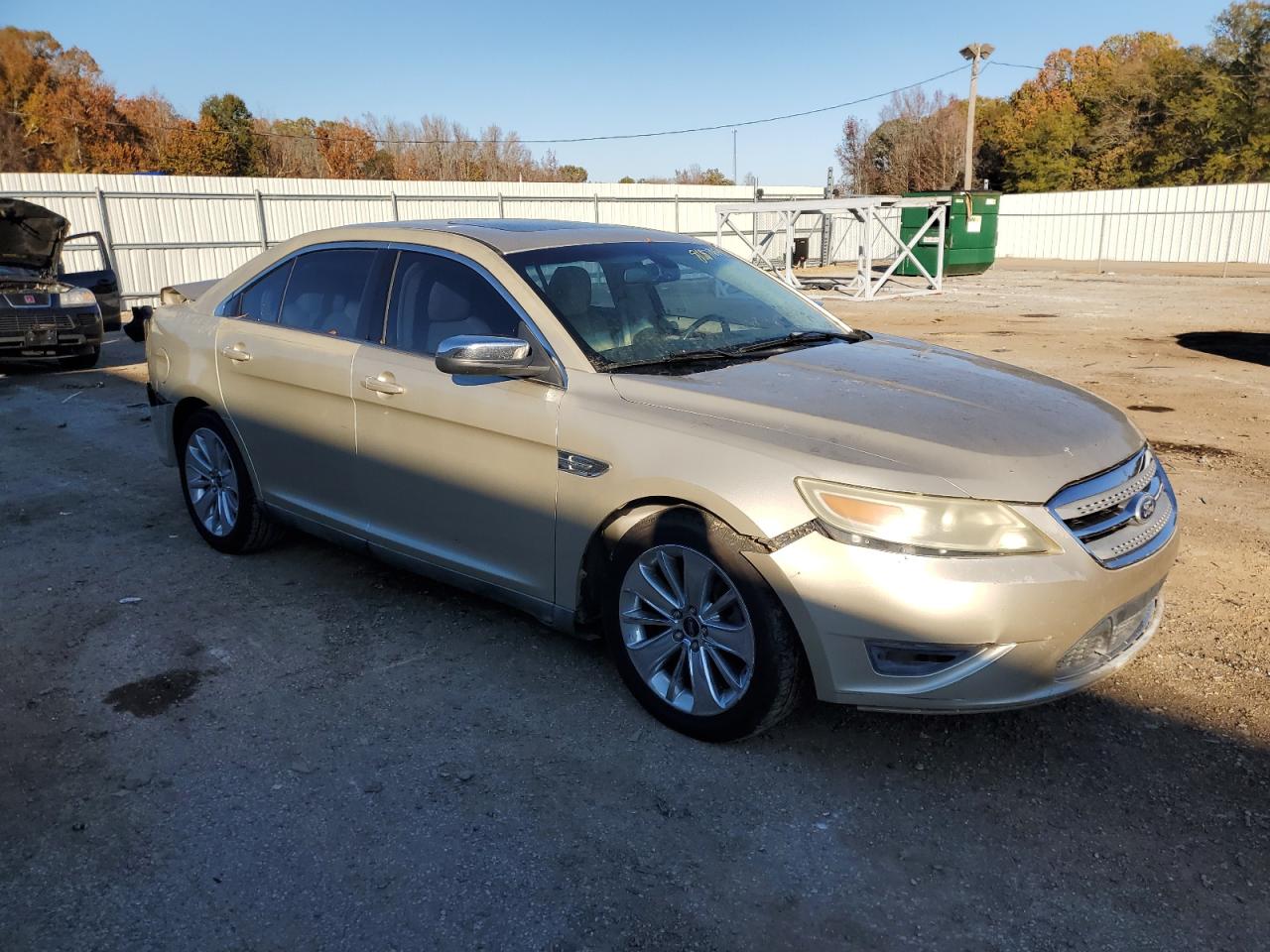 2010 Ford Taurus - Image 4