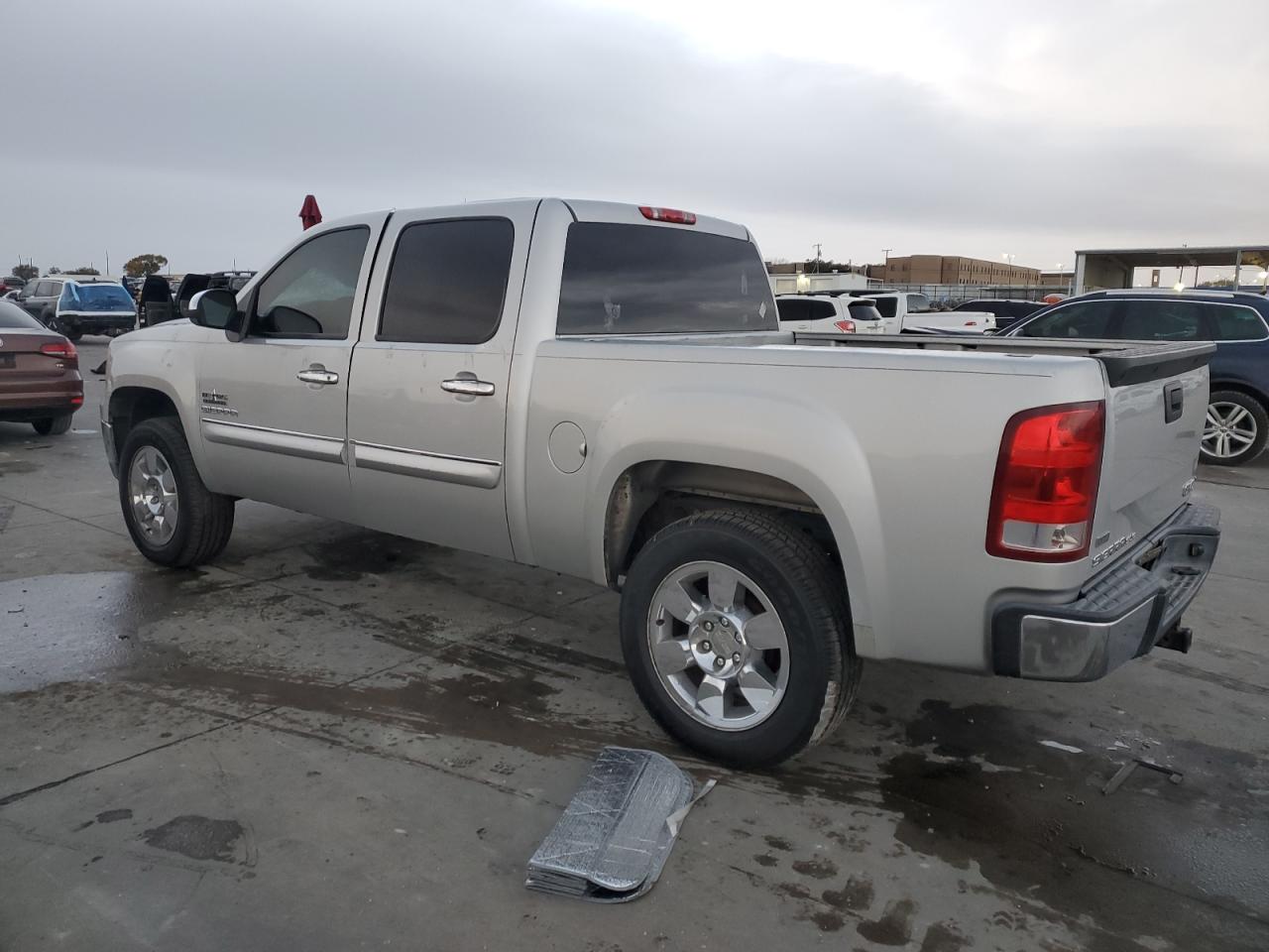 2010 GMC Sierra - Image 2