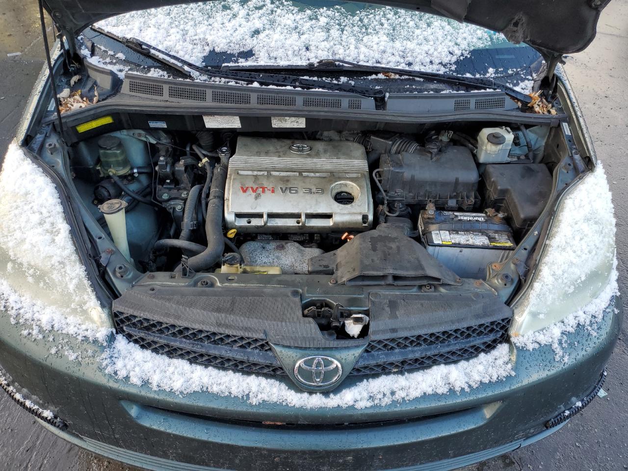 2004 Toyota Sienna - Image 12